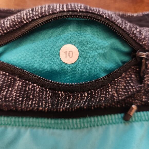 Lululemon Women's Run Speed Short Blue Tropics Size 10 - Picture 7 of 8